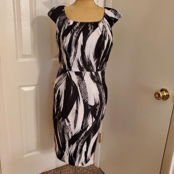 Roulette Dresses & Skirts - ❤Roulette size 8 dress EUC cap sleeve